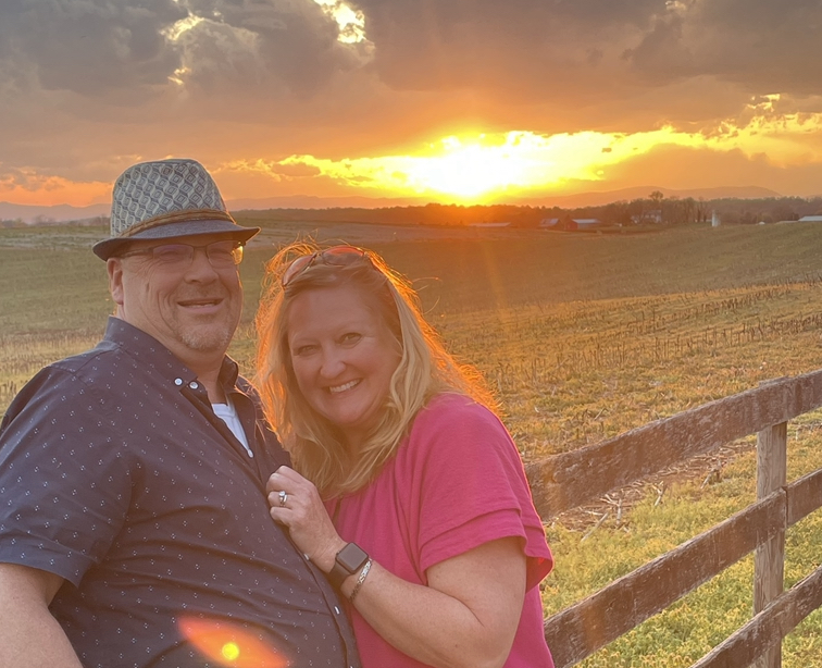 karre stokes and husband infront of sunset